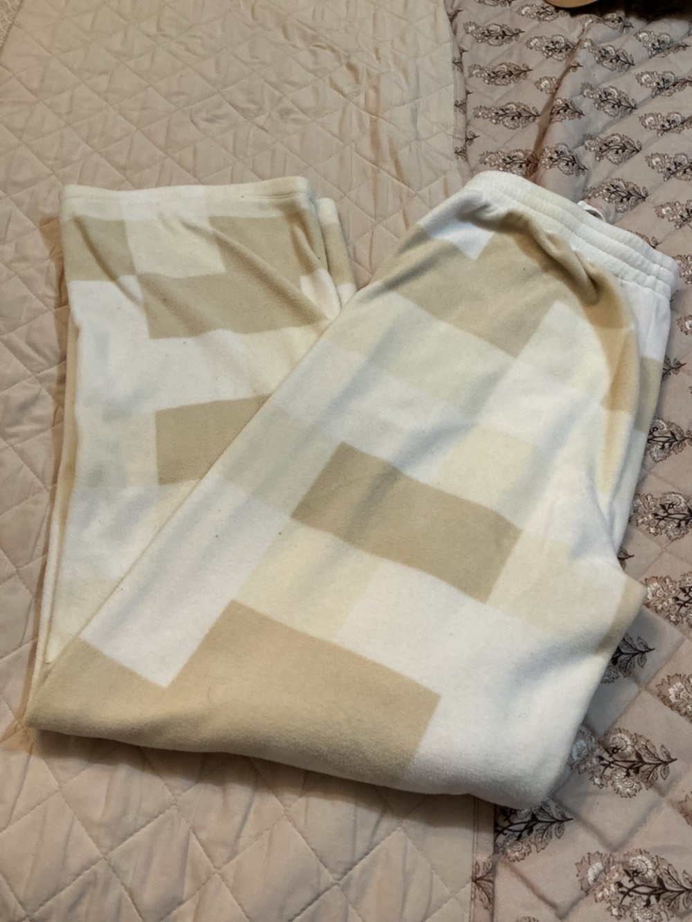 Vans Cream and White Block Pattern Sweatpants